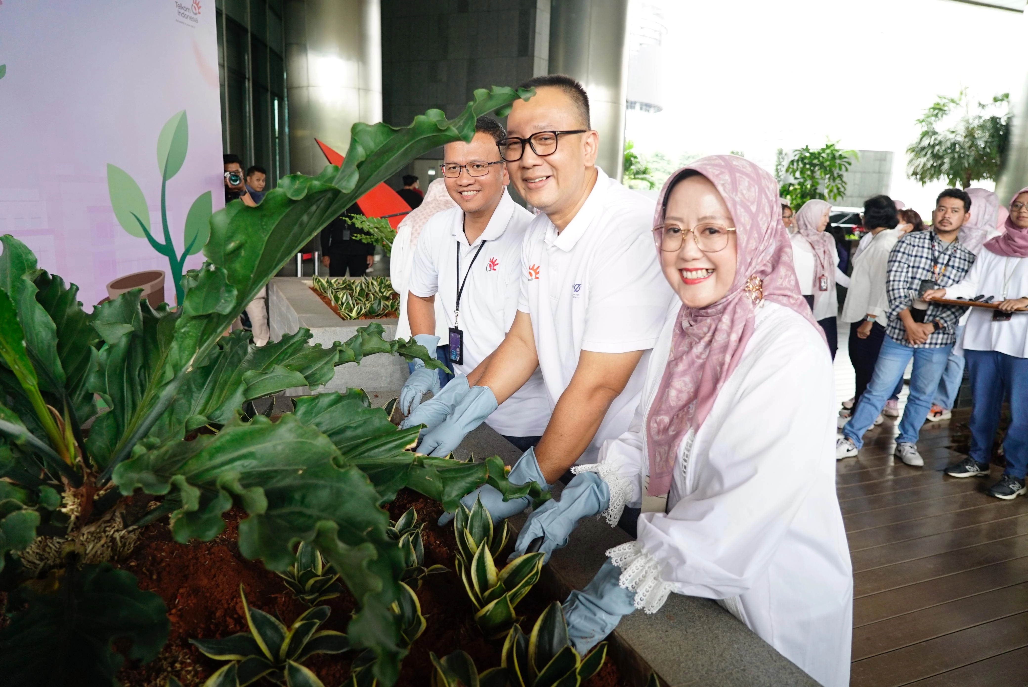 Perkuat Aksi ESG GoZero%, TelkomGroup Gelar Program Jejak Hijau Srikandi